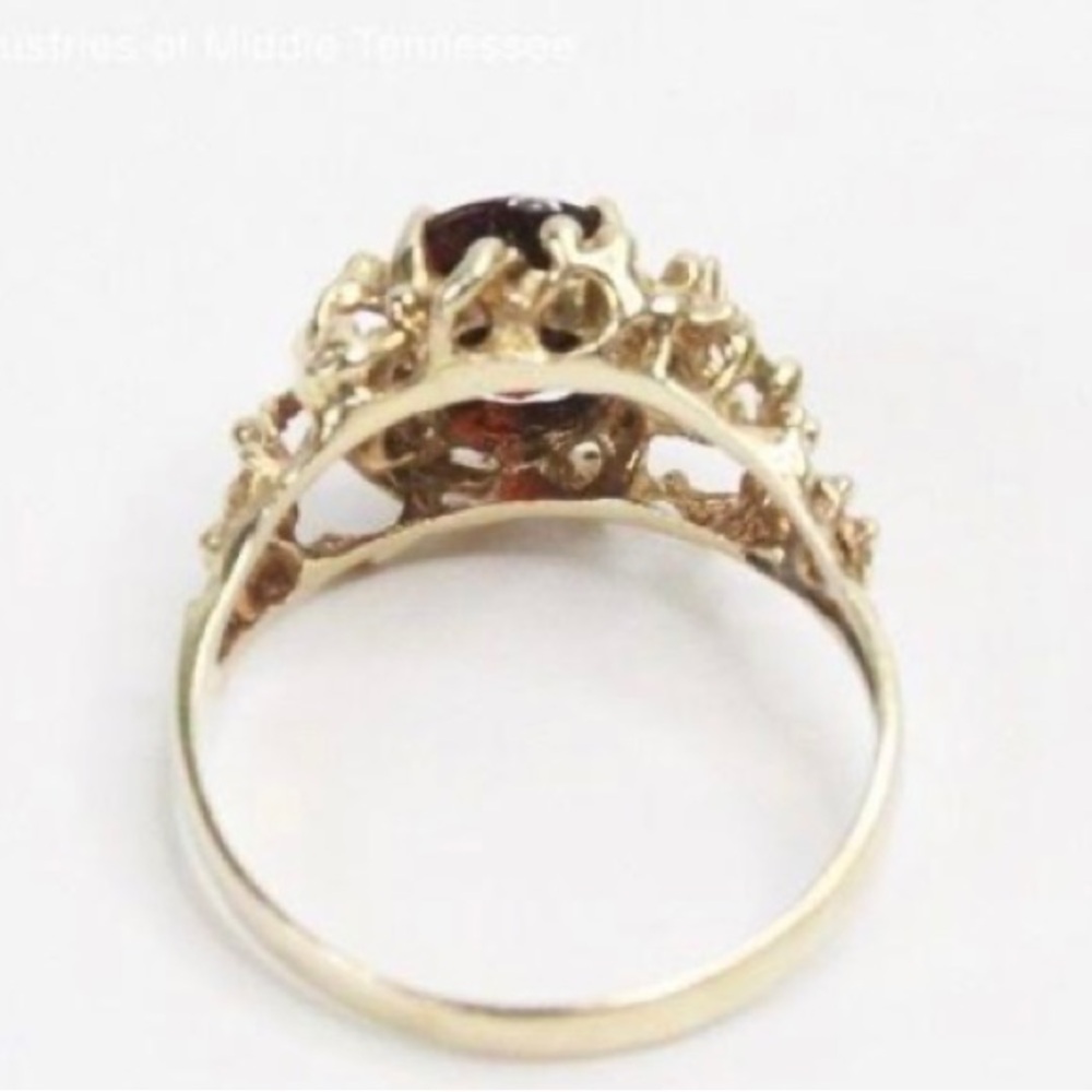 10KP GTR Yellow Gold Garnet w/ Diamond accents Ring Size 8 - Picture 2 of 4